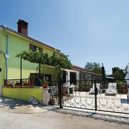 Gorgeous In Belavici With Kitchen Hreljici