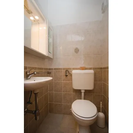 Gorgeous In Belavici With Kitchen Holiday home