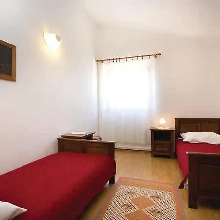 Gorgeous In Belavici With Kitchen Holiday home