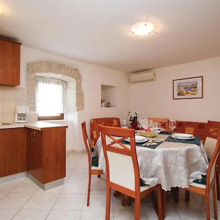 Gorgeous In Belavici With Kitchen Holiday home Hreljici