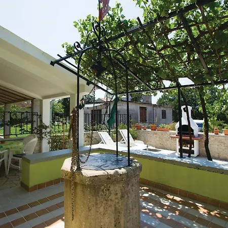 Gorgeous In Belavici With Kitchen Holiday home Hreljici